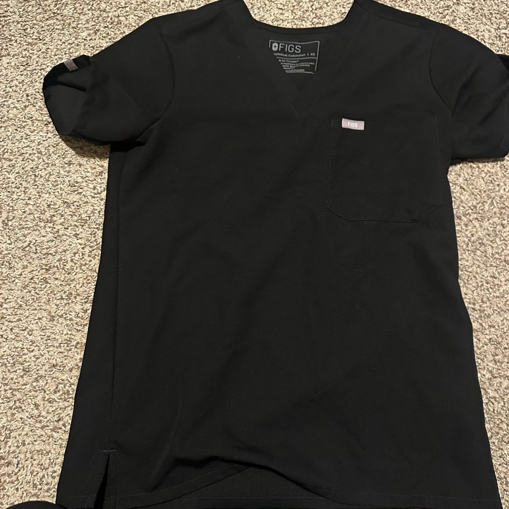 Figs Classic Black V-Neck Scrub Top
